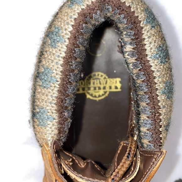 northwest Territory Leather Boots with Sweater Trim Size 7 - Picture 9 of 12